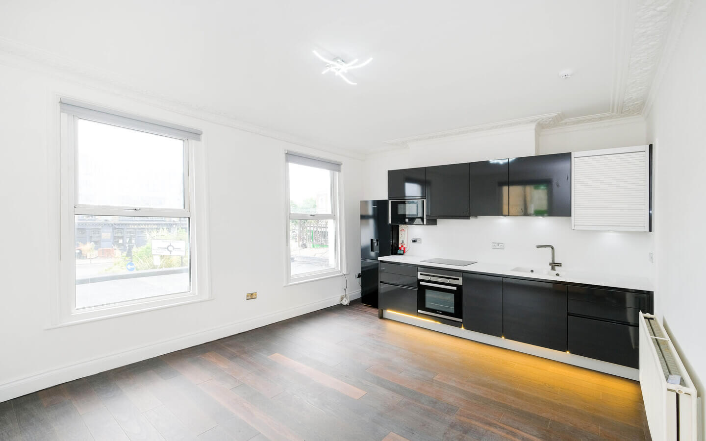 3 Bedroom Flat For Rent in Hackney London E9 7HD