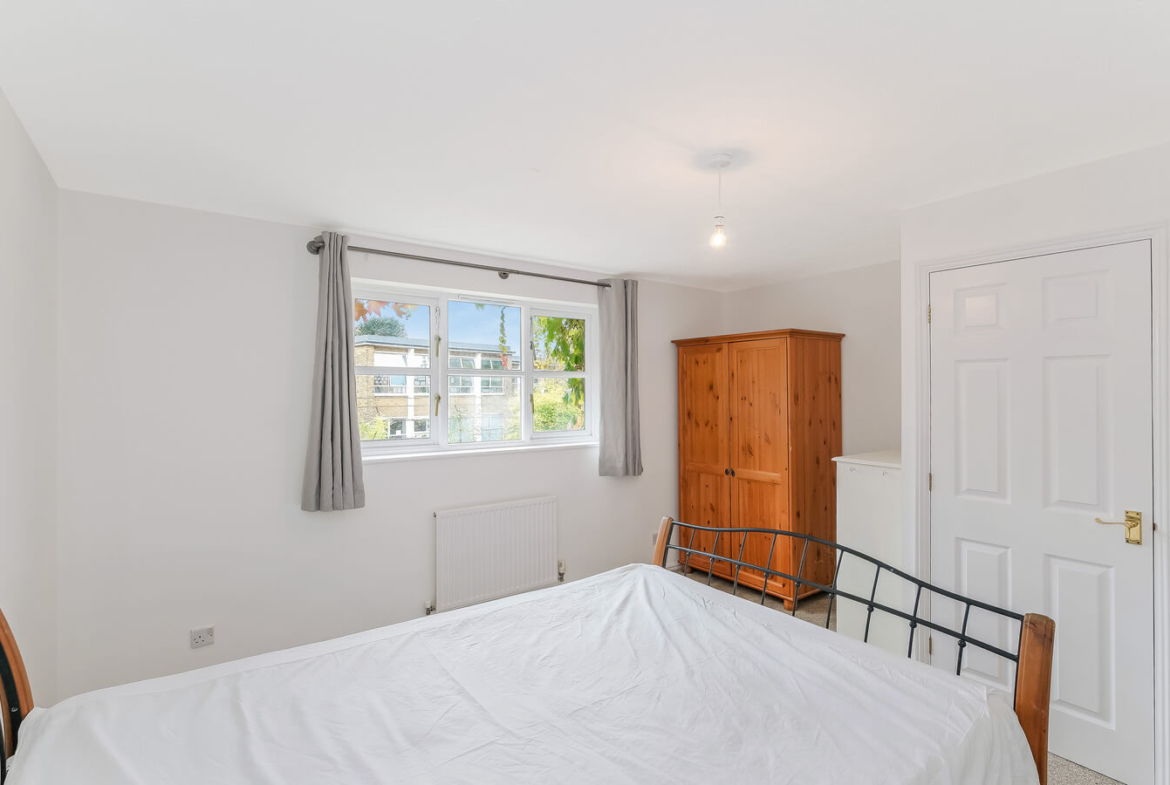 2 Bedroom House For Rent in Hackney London E9