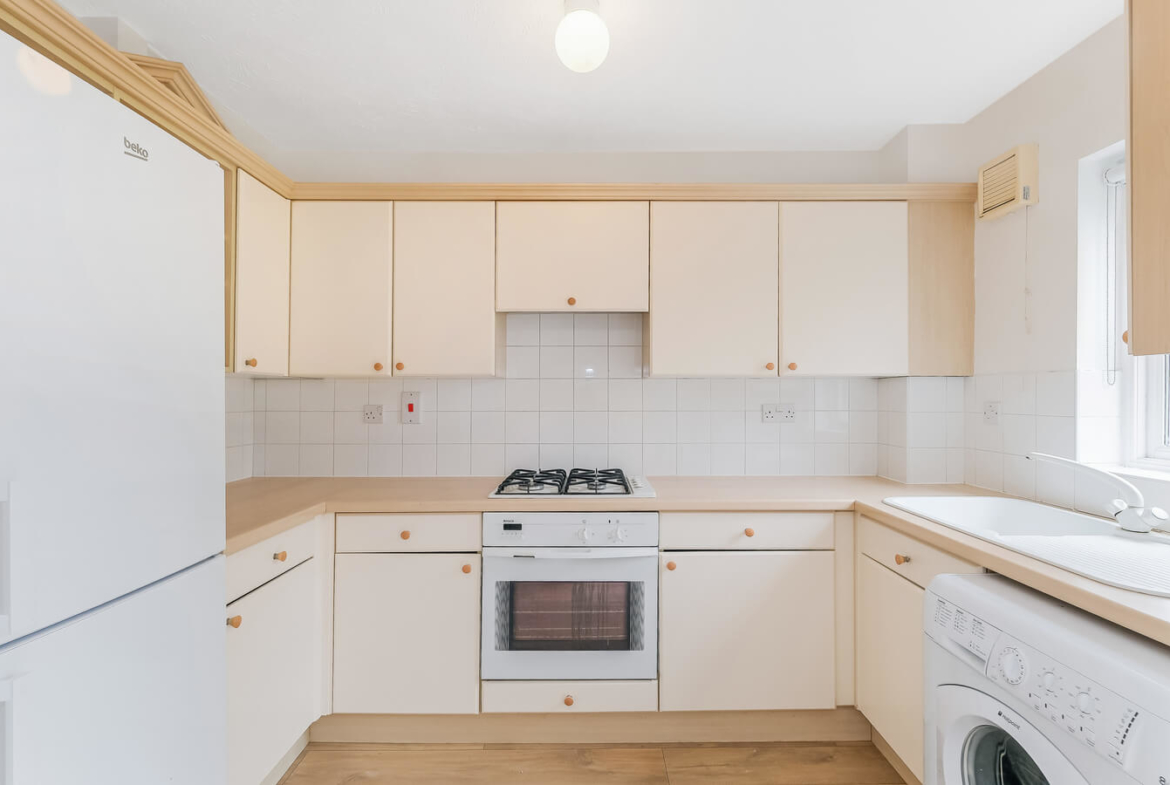 2 Bedroom House For Rent in Hackney London E9